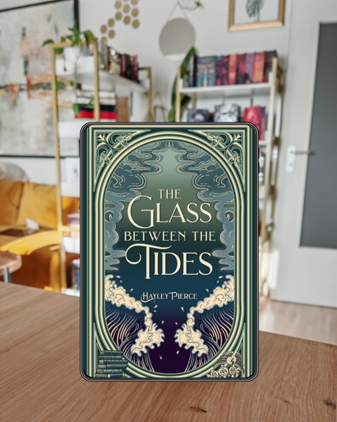 Review The Glass Between the Tides by Hayley Pierce